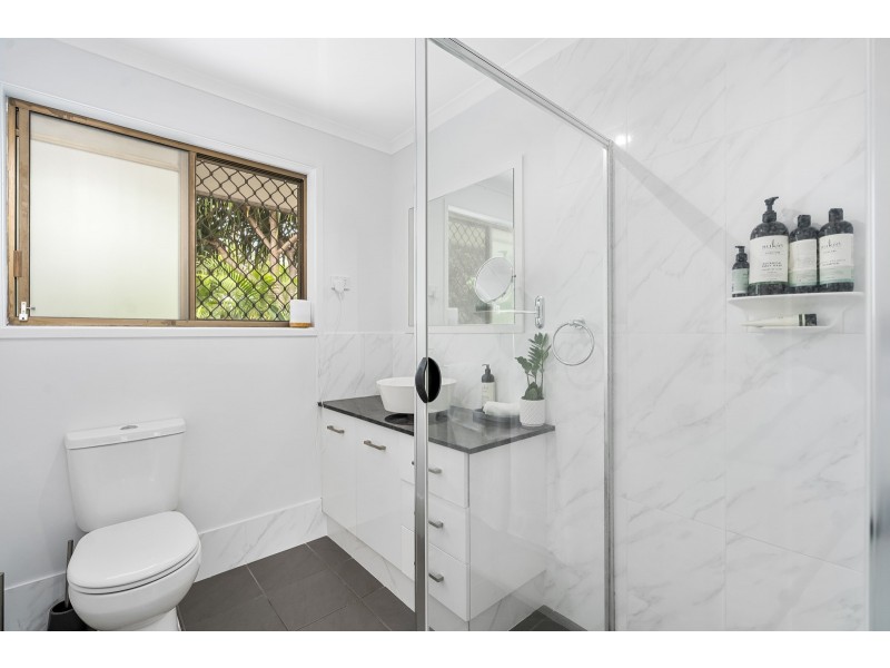 12 Josephine Terrace, Highland Park QLD 4211