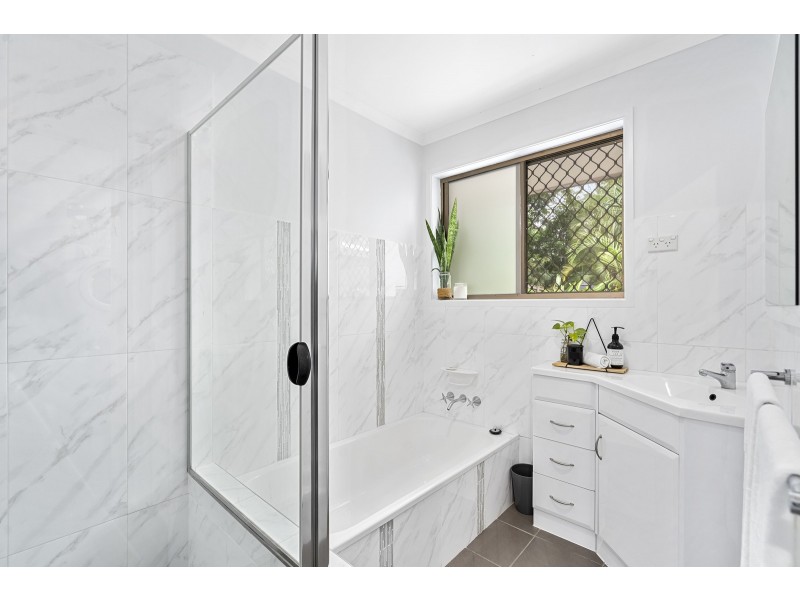 12 Josephine Terrace, Highland Park QLD 4211