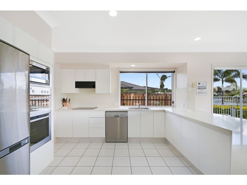 18 Mornington Terrace, Robina QLD 4226