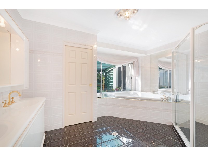 18 Mornington Terrace, Robina QLD 4226