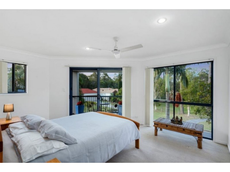 1/6 Imperia Crescent, Varsity Lakes QLD 4227
