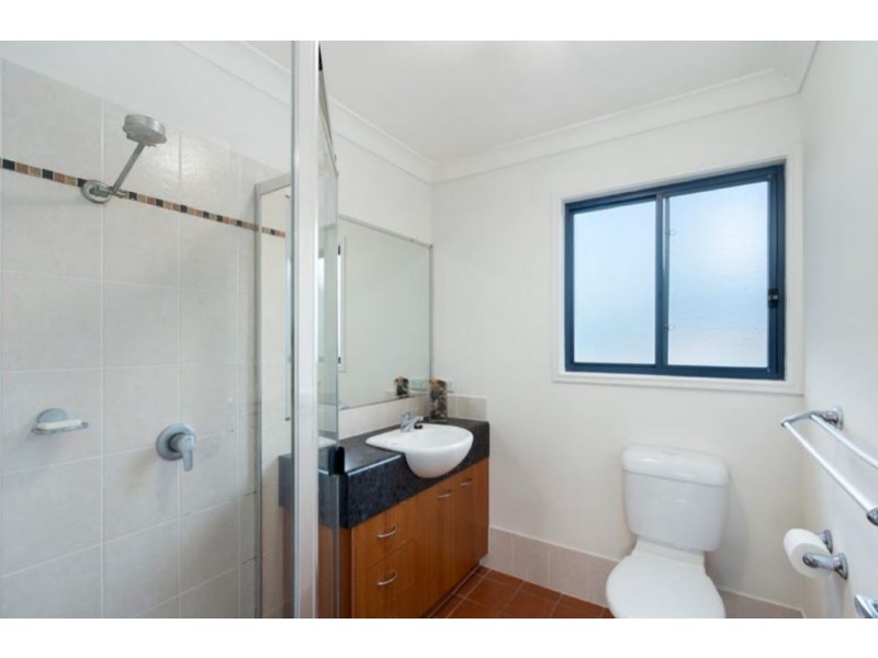 1/6 Imperia Crescent, Varsity Lakes QLD 4227