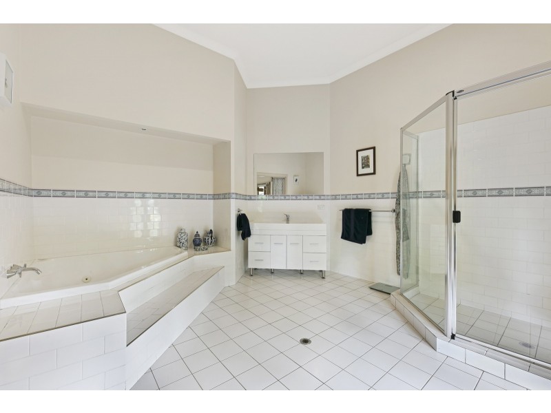 20 Harry Mills Drive, Worongary QLD 4213