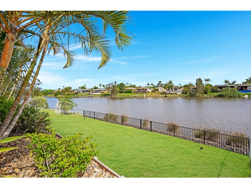 20 Altissimo Close, Varsity Lakes QLD 4227
