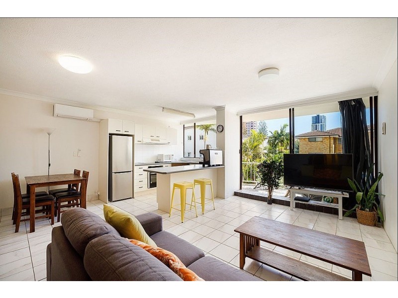 7/5 Queensland Avenue, Broadbeach QLD 4218