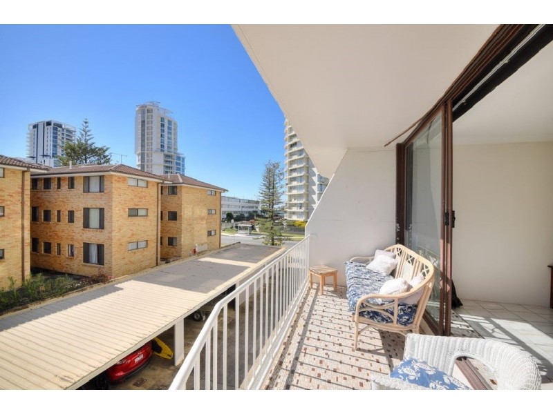 7/5 Queensland Avenue, Broadbeach QLD 4218