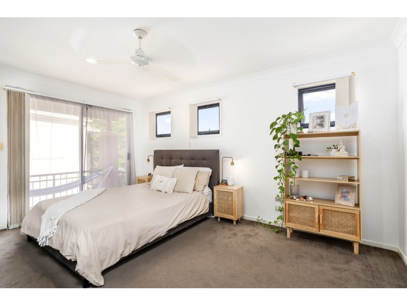 8/302 Christine Avenue, Varsity Lakes QLD 4227