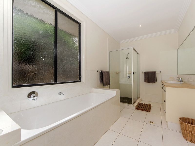 353 San Fernando Drive, Worongary QLD 4213