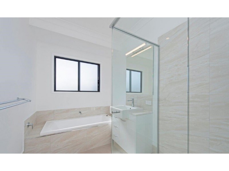 1 Corbould Court, Jacobs Well QLD 4208