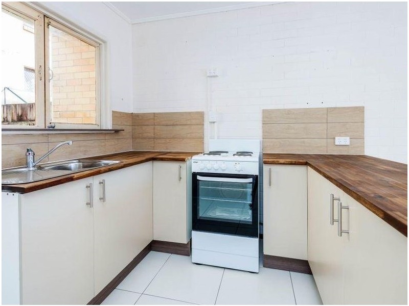 2/10 Thomas Drive, Chevron Island QLD 4217