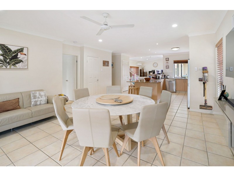 540 Oyster Cove Promenade, Helensvale QLD 4212