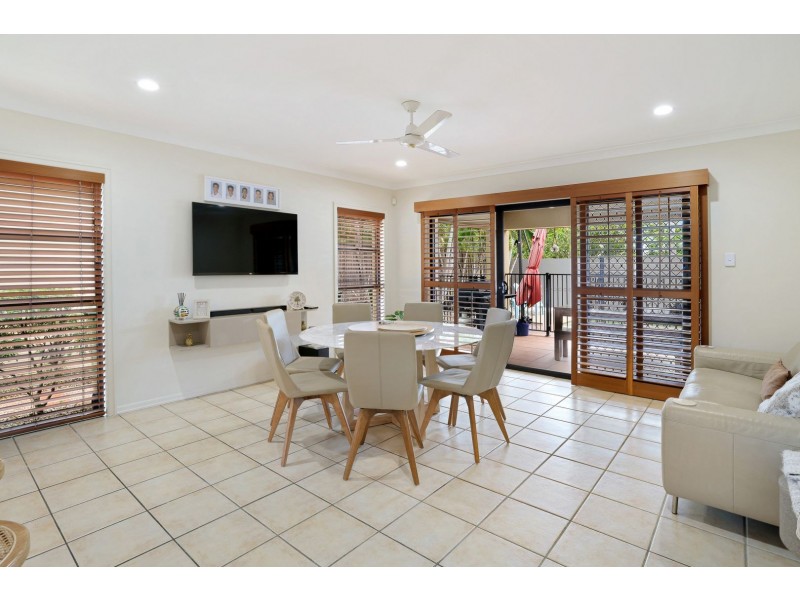 540 Oyster Cove Promenade, Helensvale QLD 4212