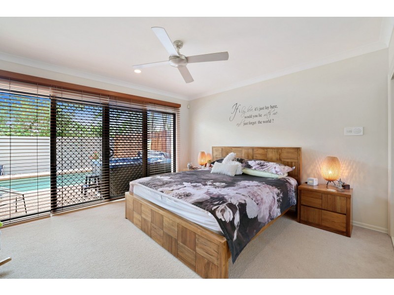 540 Oyster Cove Promenade, Helensvale QLD 4212