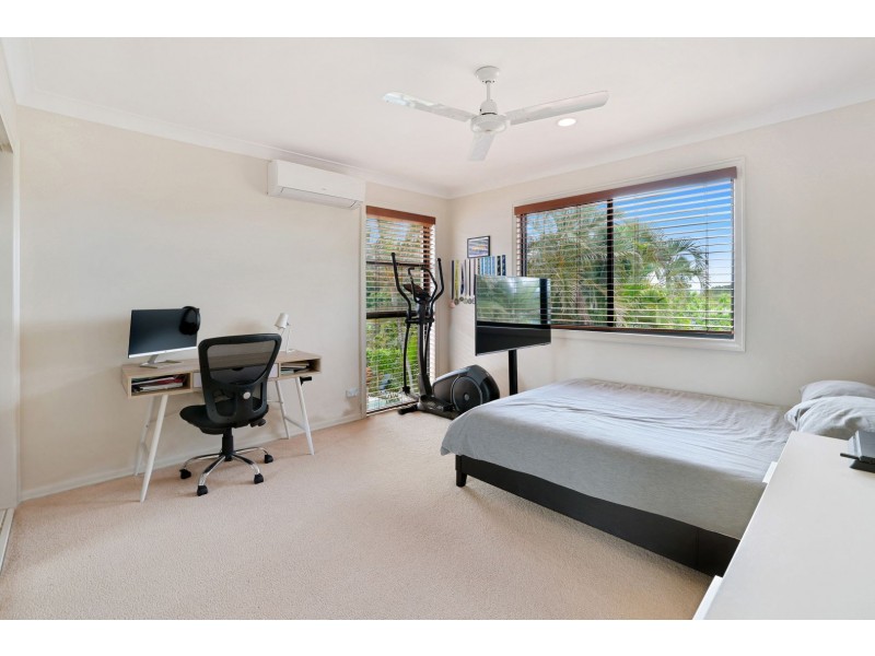 540 Oyster Cove Promenade, Helensvale QLD 4212