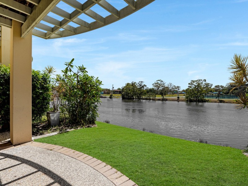 69/215 Cottesloe Drive, Mermaid Waters QLD 4218