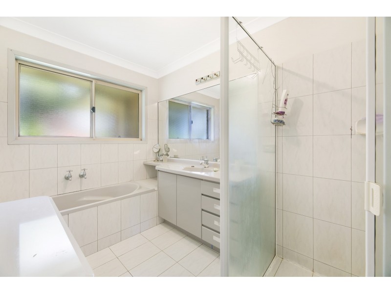 2 Collingwood Avenue, Robina QLD 4226