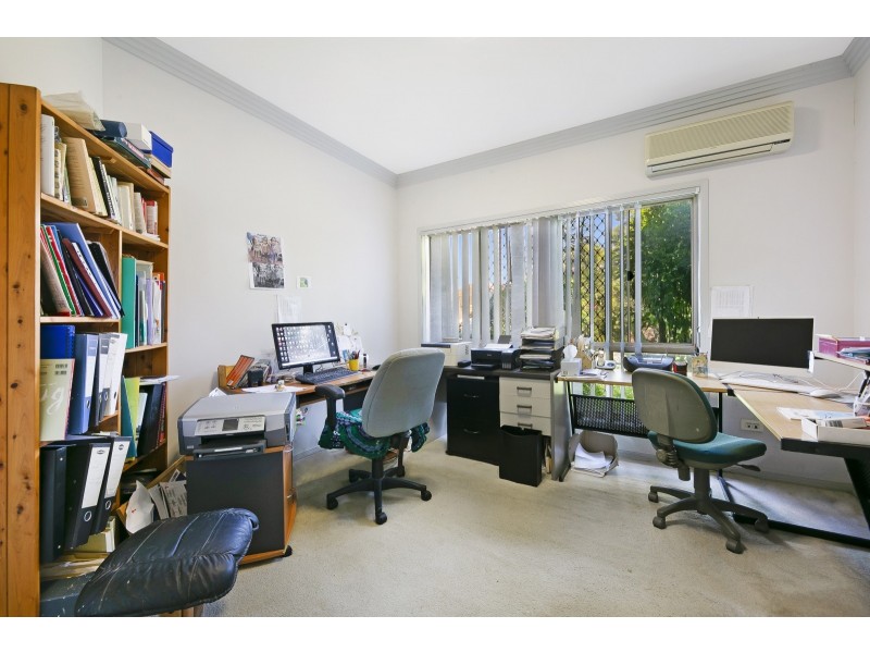 2 Collingwood Avenue, Robina QLD 4226