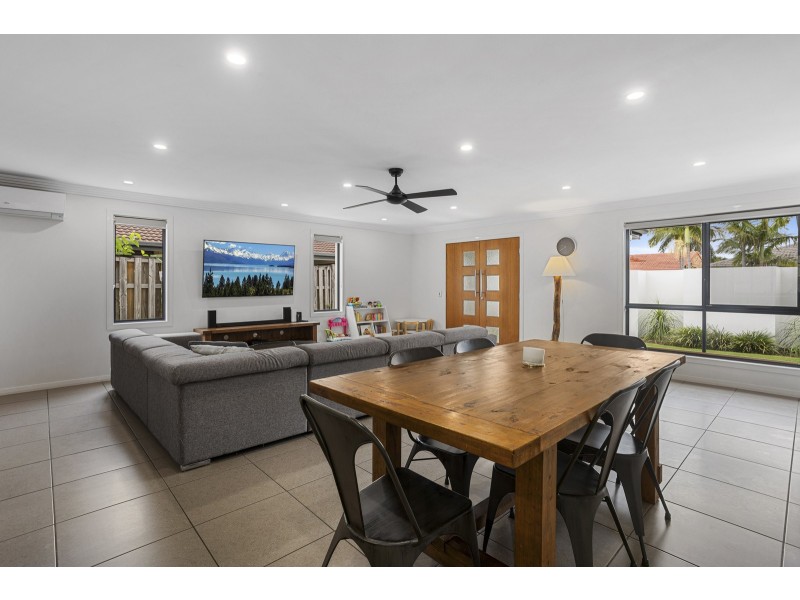 17 Montezuma Drive, Burleigh Waters QLD 4220