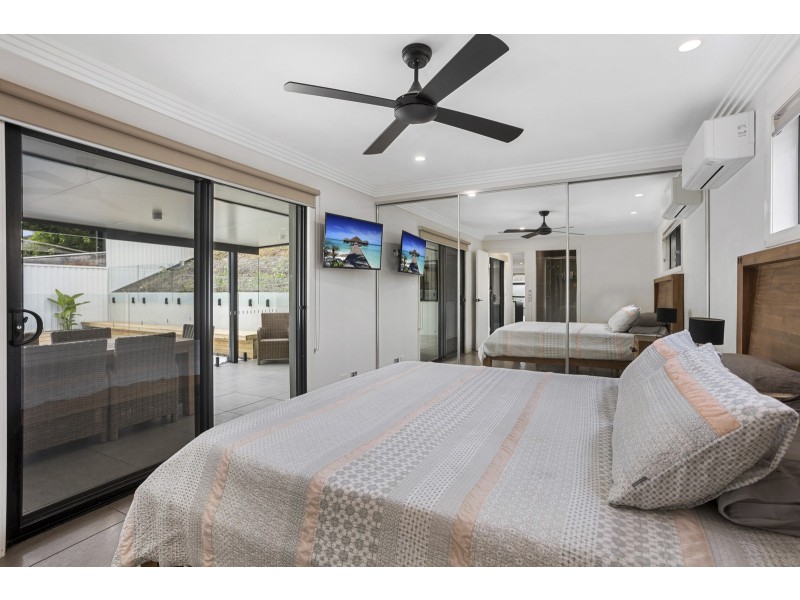 17 Montezuma Drive, Burleigh Waters QLD 4220
