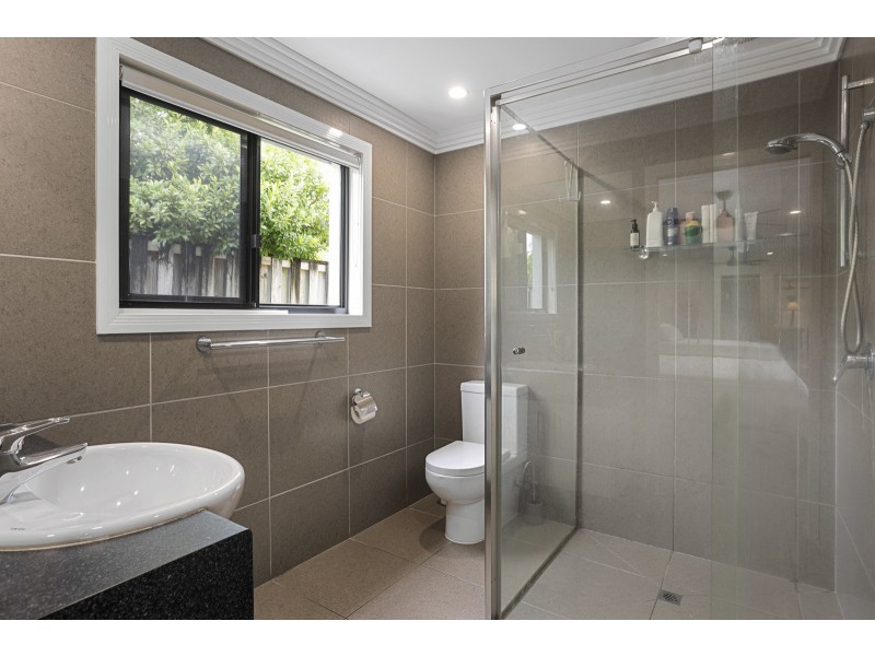 17 Montezuma Drive, Burleigh Waters QLD 4220