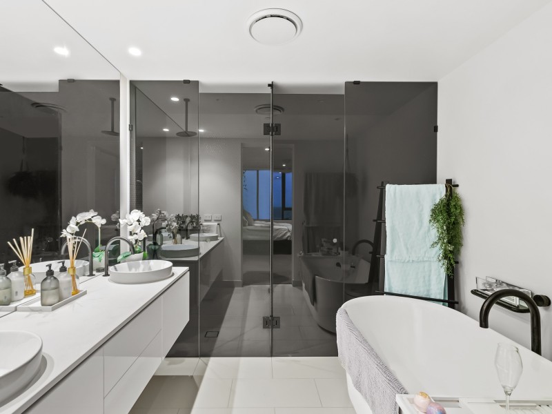 21001/1328 Gold Coast Highway, Palm Beach QLD 4221