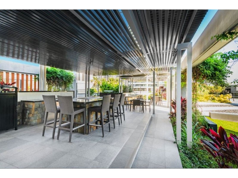 4802/1 Oracle Boulevard, Broadbeach QLD 4218