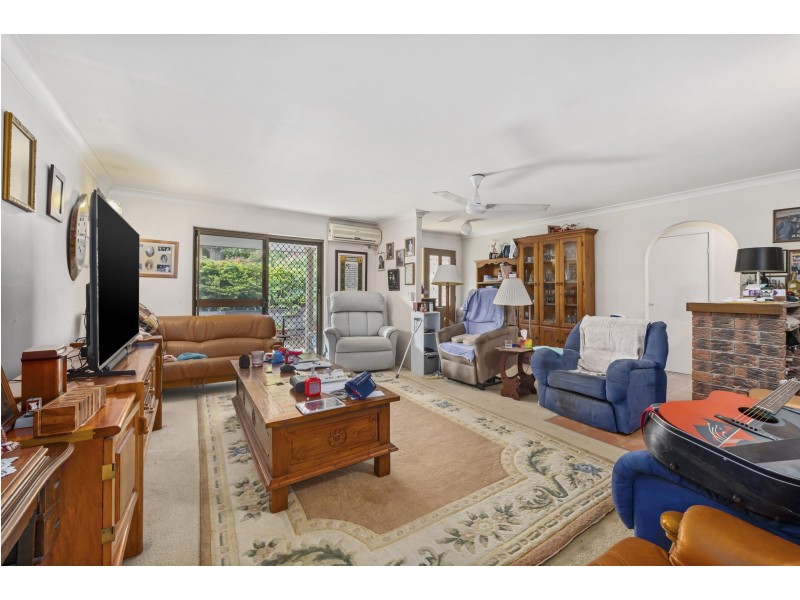 11 Alison Road, Carrara QLD 4211