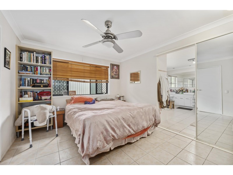 11 Alison Road, Carrara QLD 4211