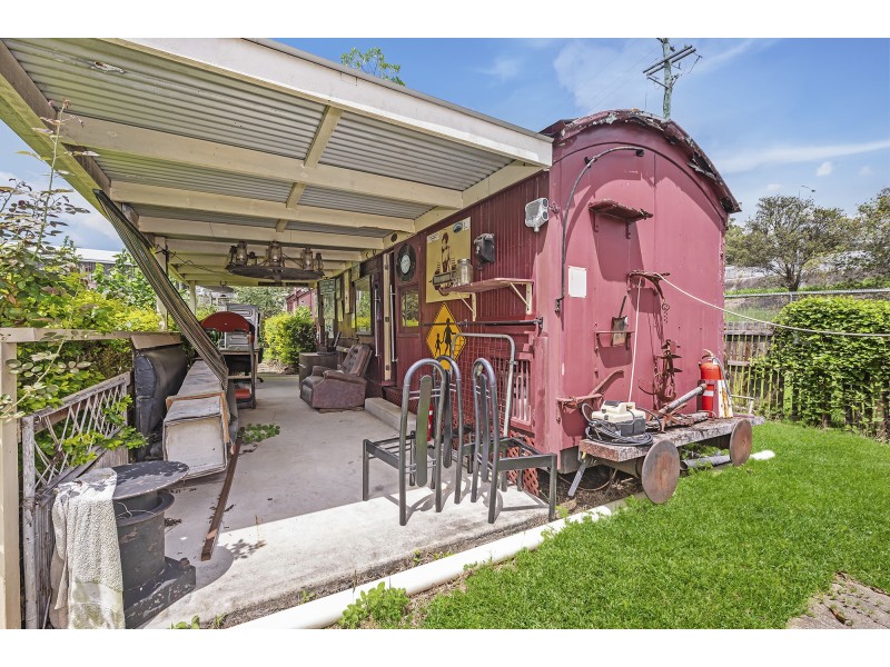 11 Alison Road, Carrara QLD 4211