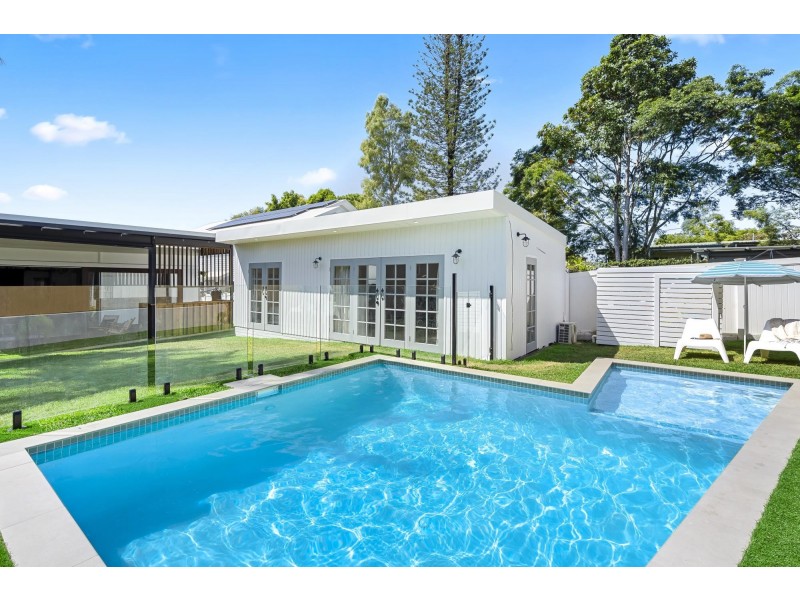 8 Kerr Avenue, Southport QLD 4215