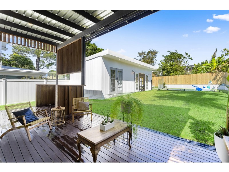 8 Kerr Avenue, Southport QLD 4215