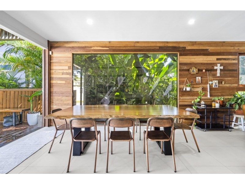 8 Kerr Avenue, Southport QLD 4215