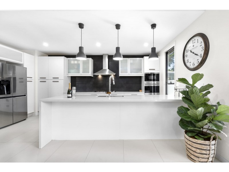 8 Kerr Avenue, Southport QLD 4215