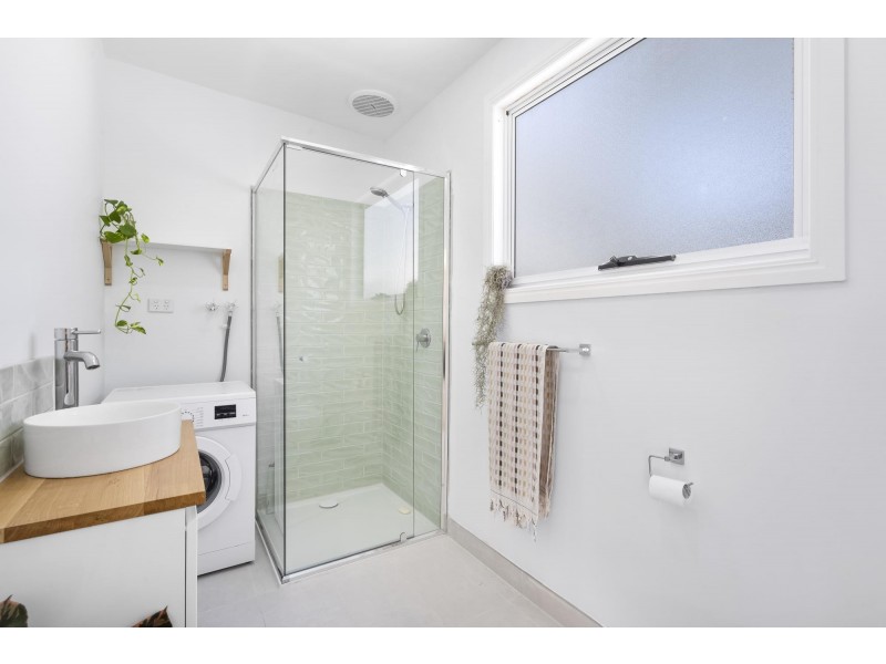 8 Kerr Avenue, Southport QLD 4215