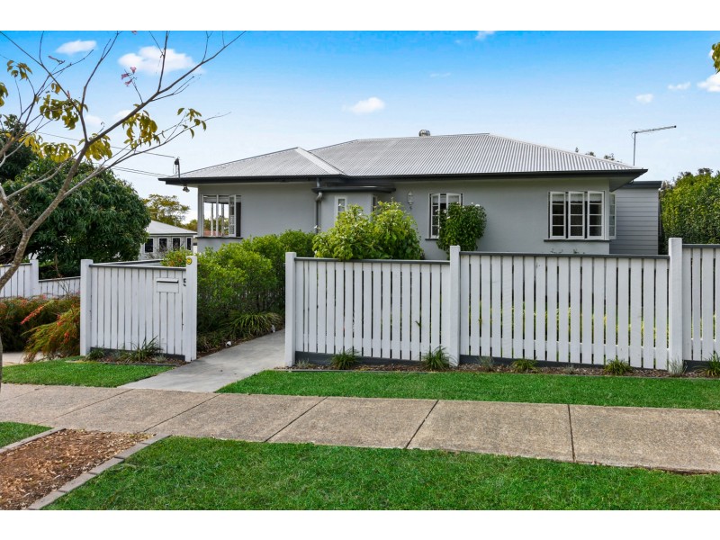 5 Thomas Street, Grange QLD 4051