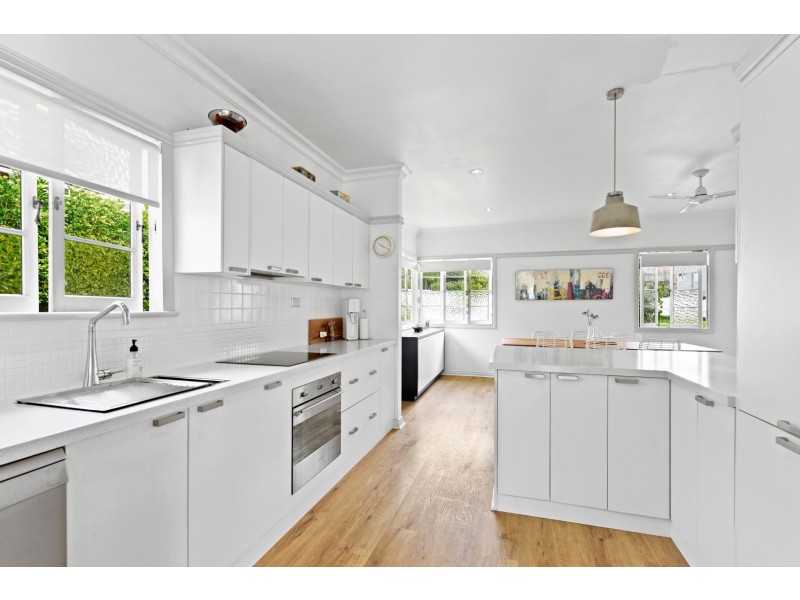 5 Thomas Street, Grange QLD 4051