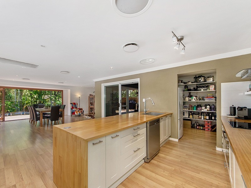 16 Springvale Street, Robina QLD 4226