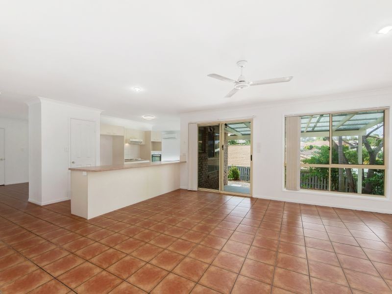 6 Ninigo Street, Pacific Pines QLD 4211