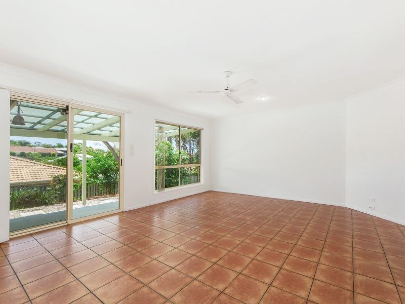 6 Ninigo Street, Pacific Pines QLD 4211