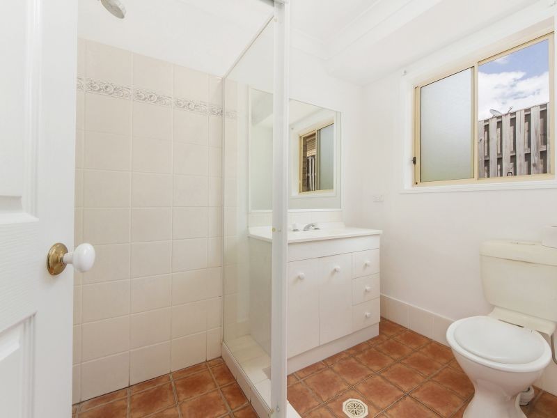 6 Ninigo Street, Pacific Pines QLD 4211