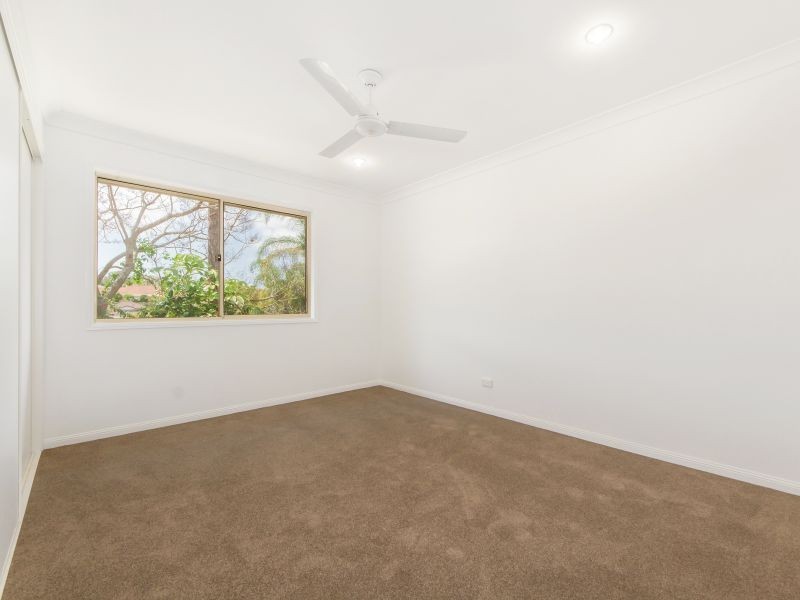 6 Ninigo Street, Pacific Pines QLD 4211