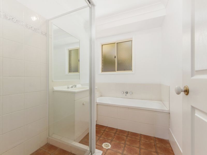 6 Ninigo Street, Pacific Pines QLD 4211