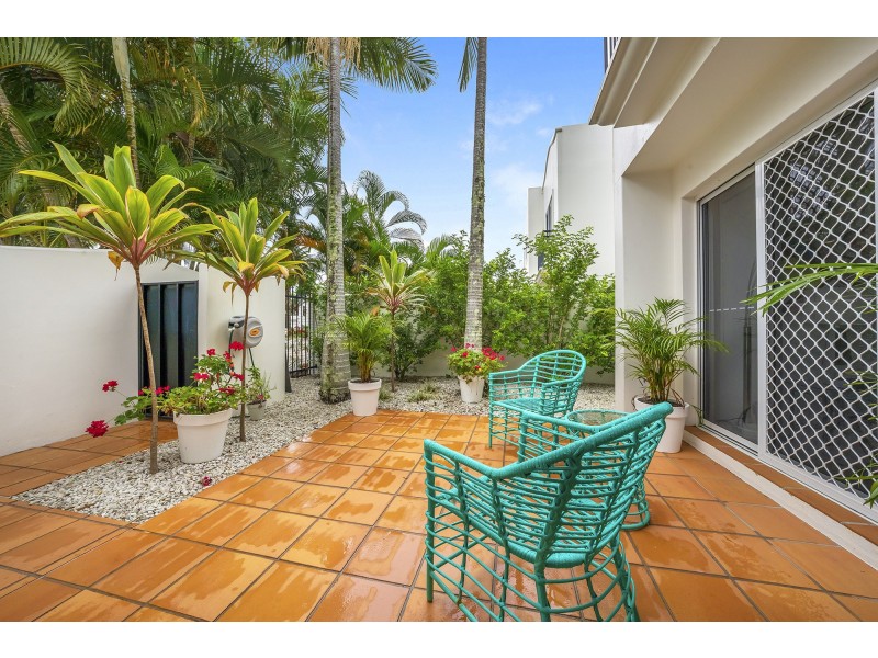 24/100 Cotlew Street East, Southport QLD 4215