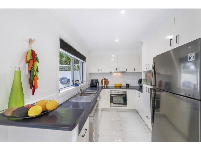 24/100 Cotlew Street East, Southport QLD 4215