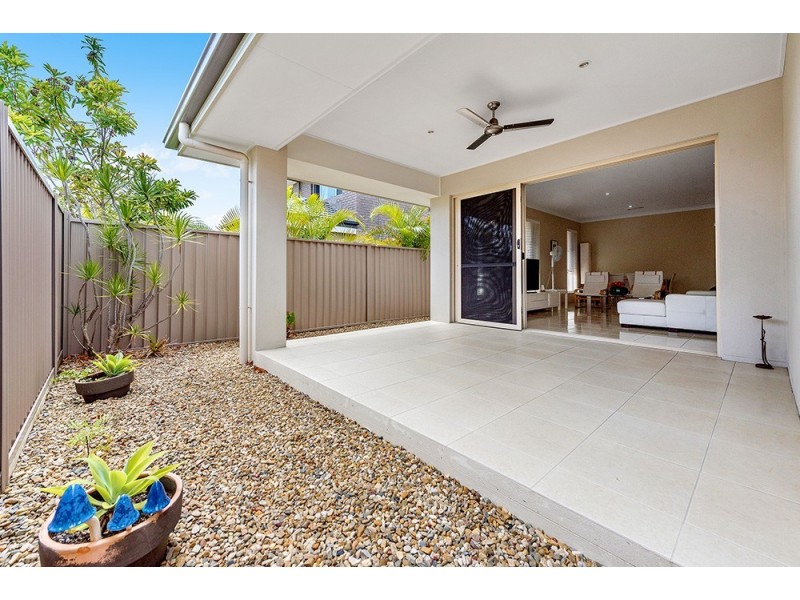 20 Elizabeth Crescent, Varsity Lakes QLD 4227