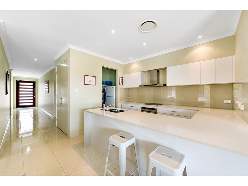 20 Elizabeth Crescent, Varsity Lakes QLD 4227