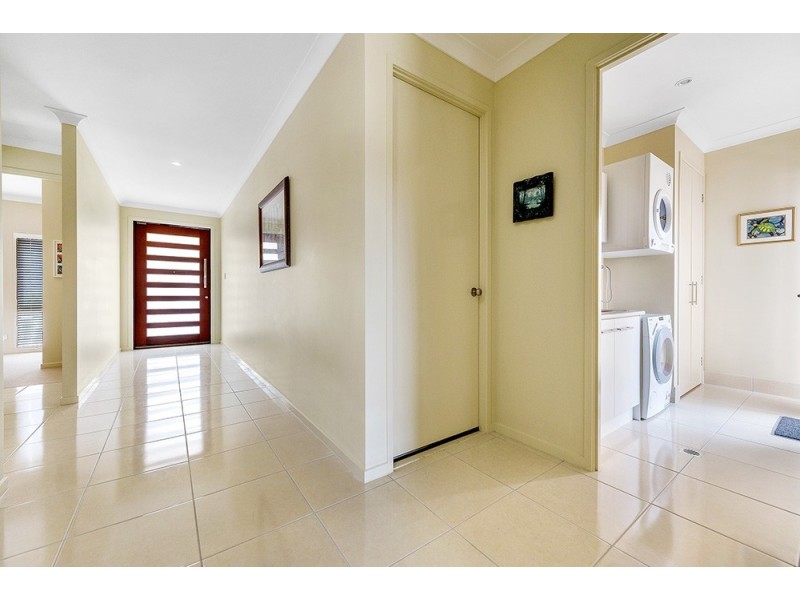 20 Elizabeth Crescent, Varsity Lakes QLD 4227