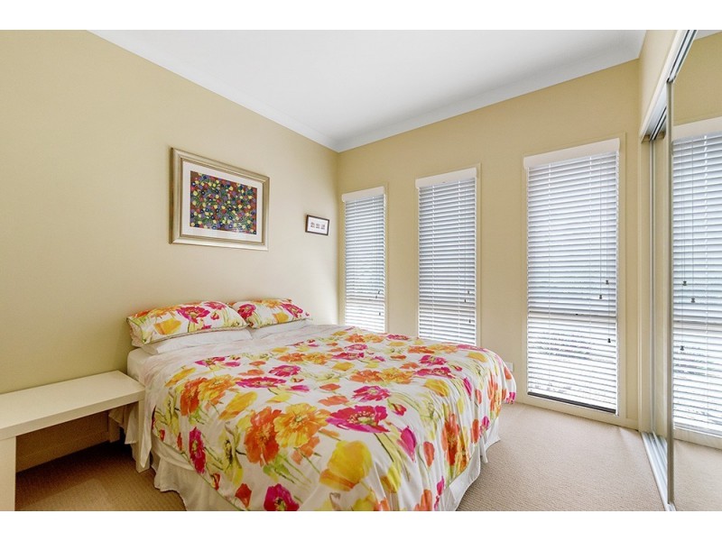 20 Elizabeth Crescent, Varsity Lakes QLD 4227