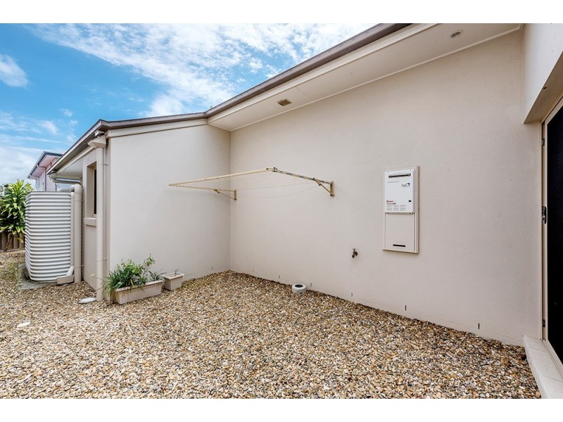 20 Elizabeth Crescent, Varsity Lakes QLD 4227