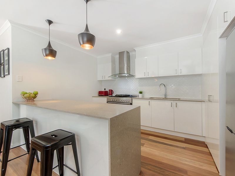 60 Djerral Avenue, Burleigh Heads QLD 4220